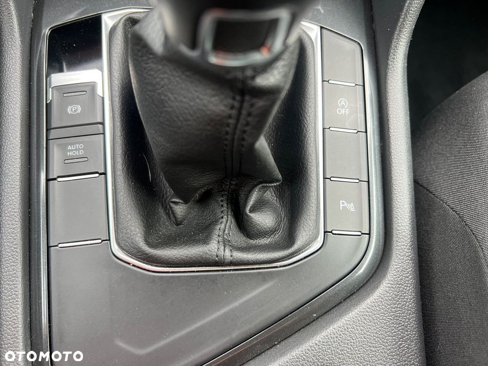Volkswagen Tiguan - 36