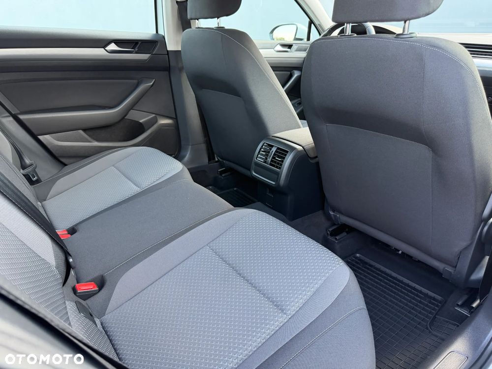 Volkswagen Passat 2.0 TDI EVO Essence - 21