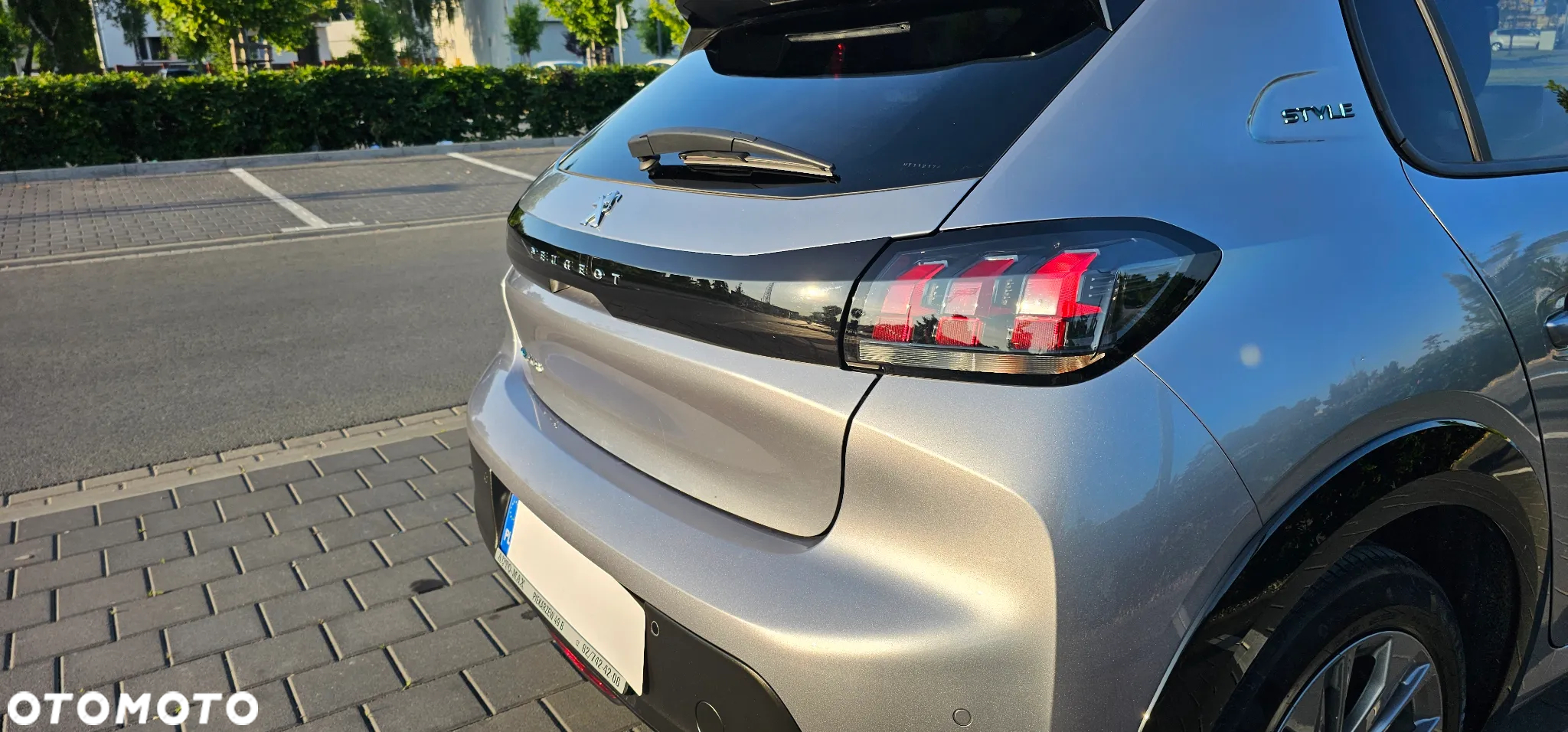 Peugeot 208 Elektromotor 136 E-Style - 12