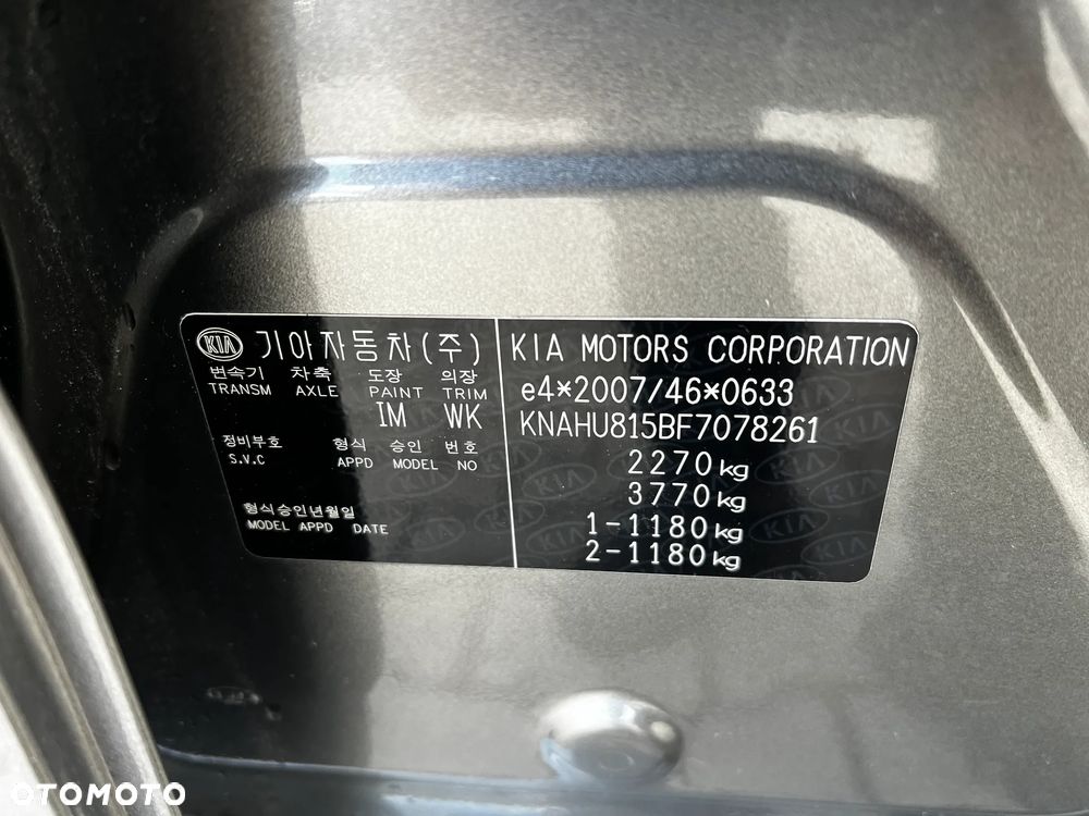 Kia Carens 1.7 CRDi XL 7os - 30