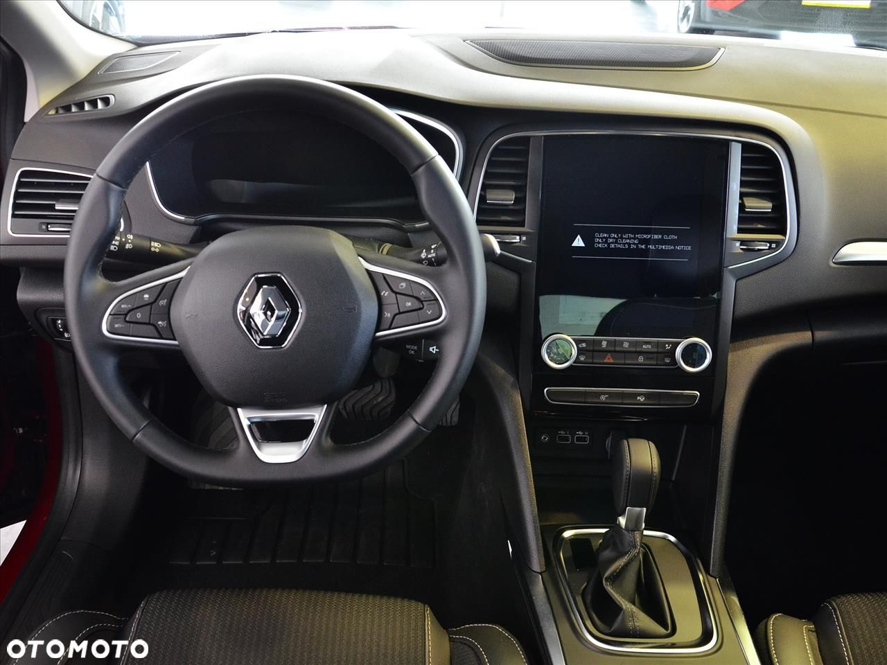 Renault Megane 1.3 TCe Intens EDC - 4