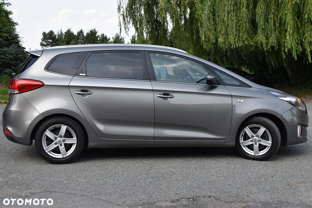 Kia Carens - 7