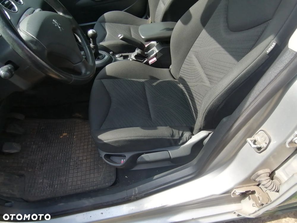 Peugeot 308 - 13