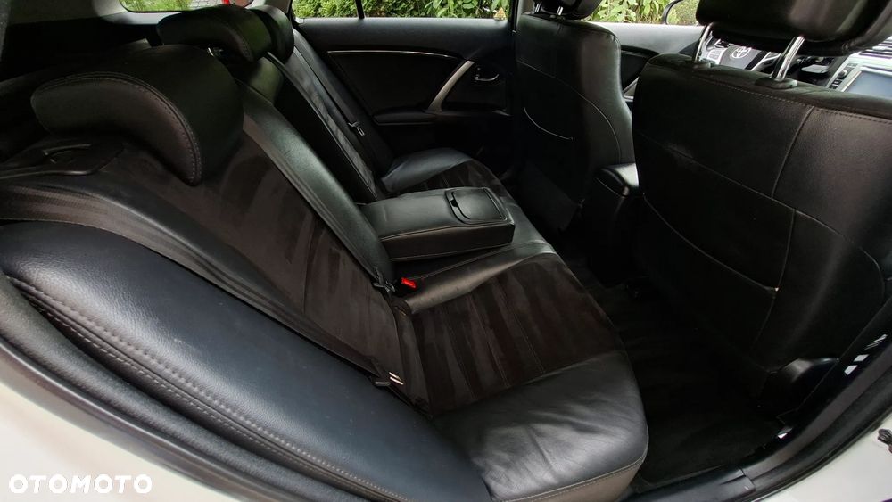 Toyota Avensis Touring Sports 1.8 Executive - 14