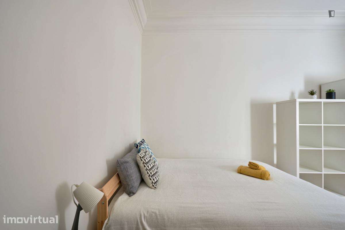 Quarto - localizado em Marquês de Pombal Lisbon - Grande imagem: 3/52