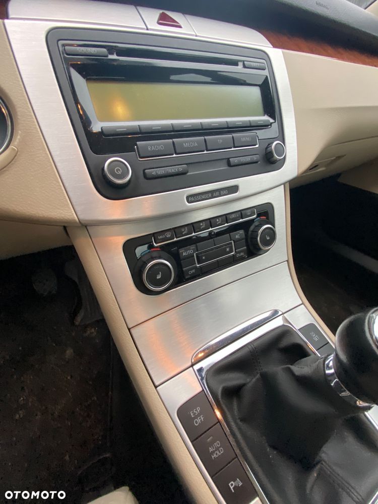 Volkswagen Passat 1.8 TSI Comfortline - 9