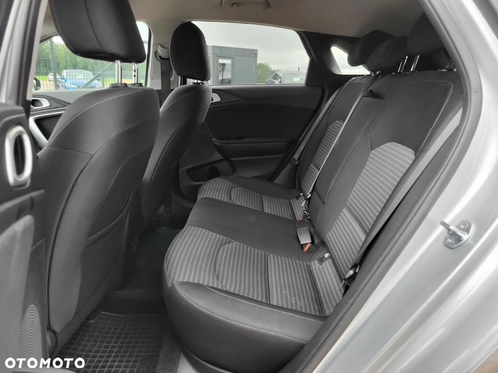 Kia Ceed 1.5 T-GDI M - 20