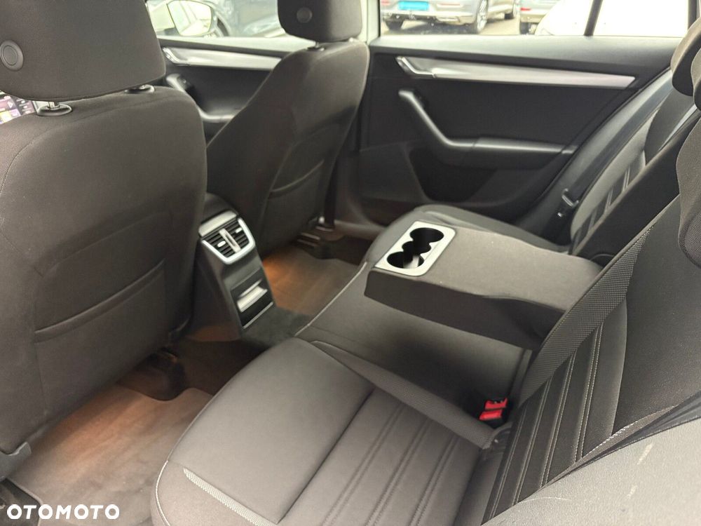 Skoda Octavia 1.6 TDI Ambition - 14