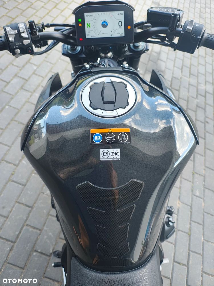 Kawasaki Z 900 - 16