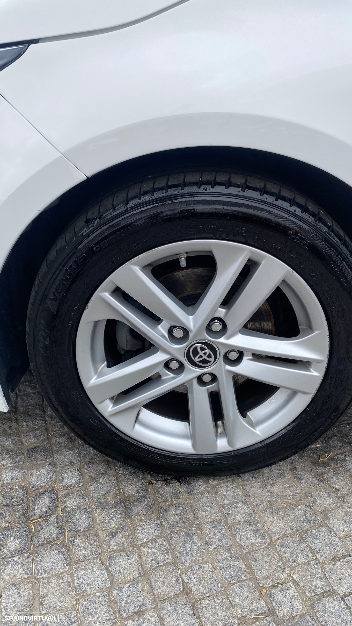 Toyota Corolla 1.8 Hybrid Comfort - 19