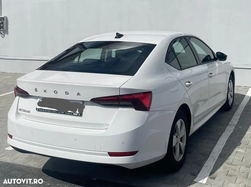 Skoda Octavia 2.0 TDI DSG Style - 3