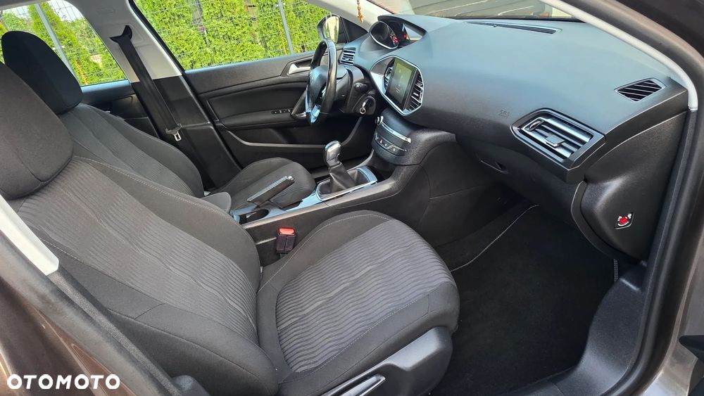 Peugeot 308 1.2 PureTech Access EU6 - 10