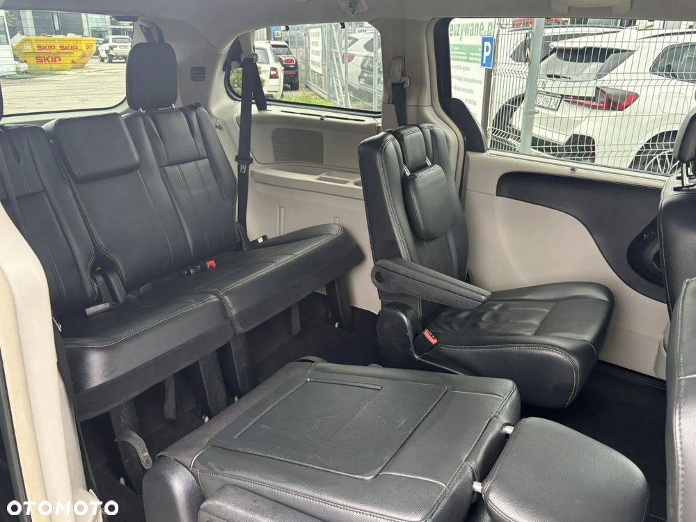 Lancia Voyager 2.8CRD Platinum - 26