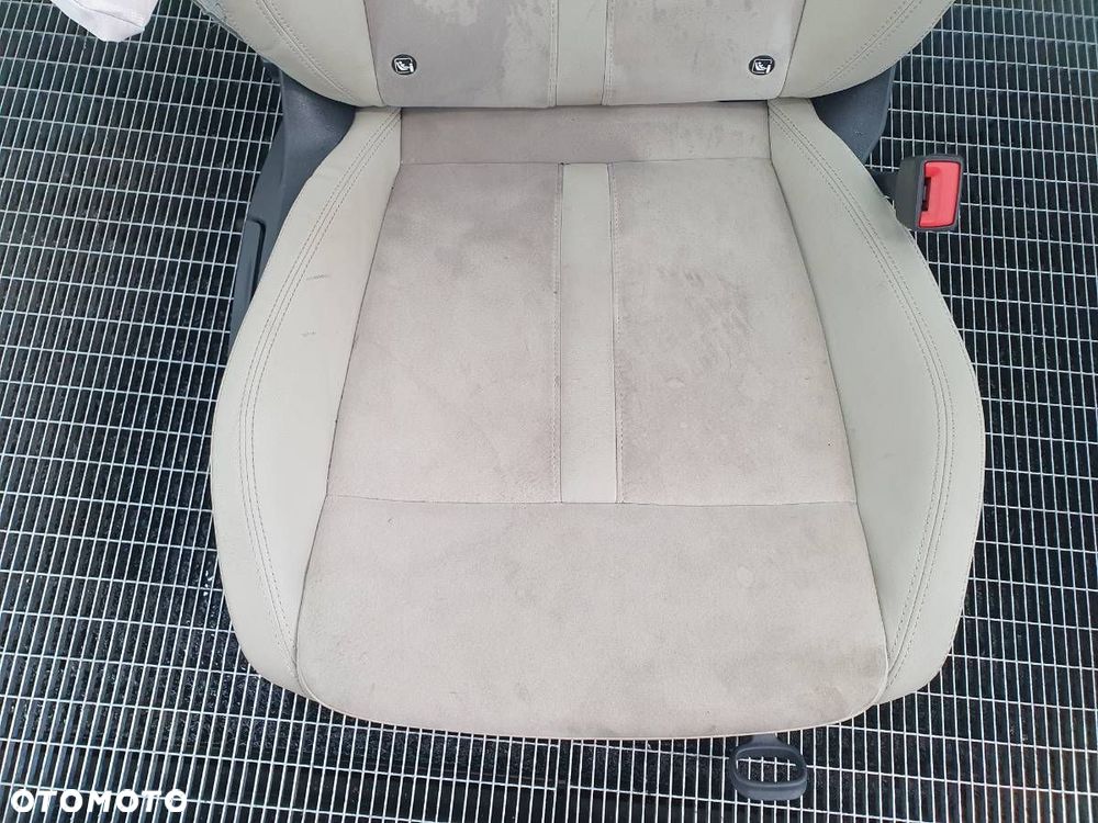 FOTEL PRZÓD PRZEDNI PRAWY PASAŻERA SKODA OCTAVIA IV EU WYSTRZELONY - 2