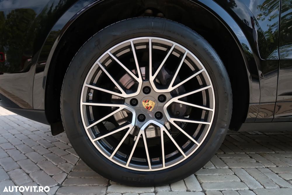 Porsche Cayenne - 25