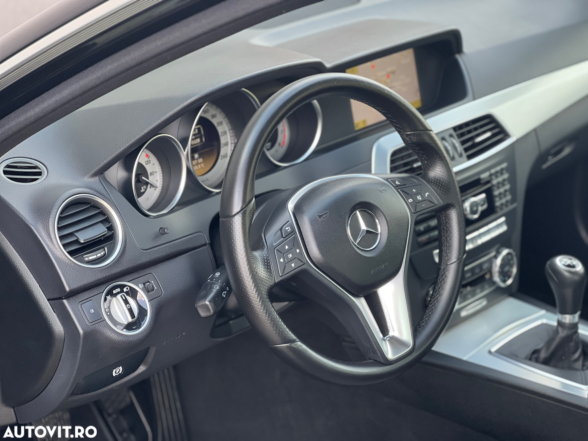 Mercedes-Benz C 180 CGI BlueEFFICIENCY Avantgarde - 11