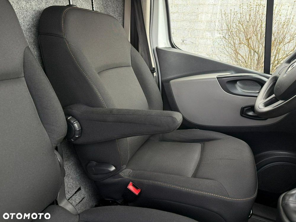 Renault Trafic - 13