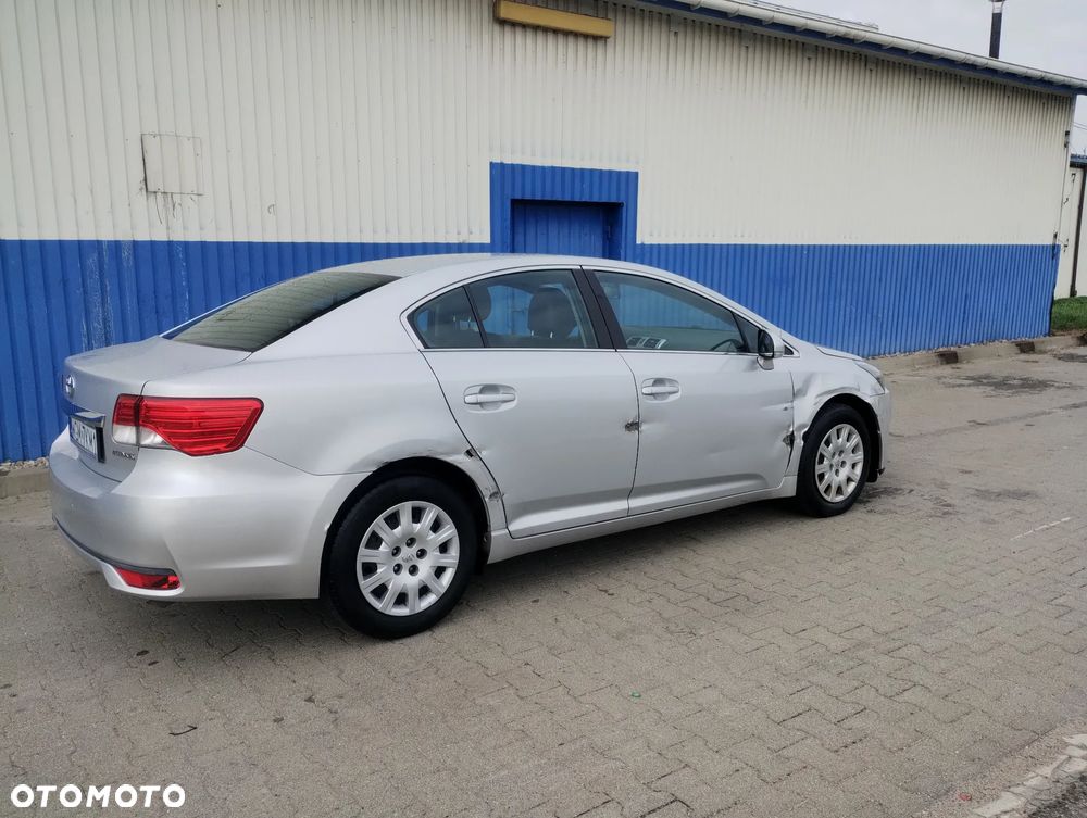 Toyota Avensis 2.0 D-4D Sol - 4