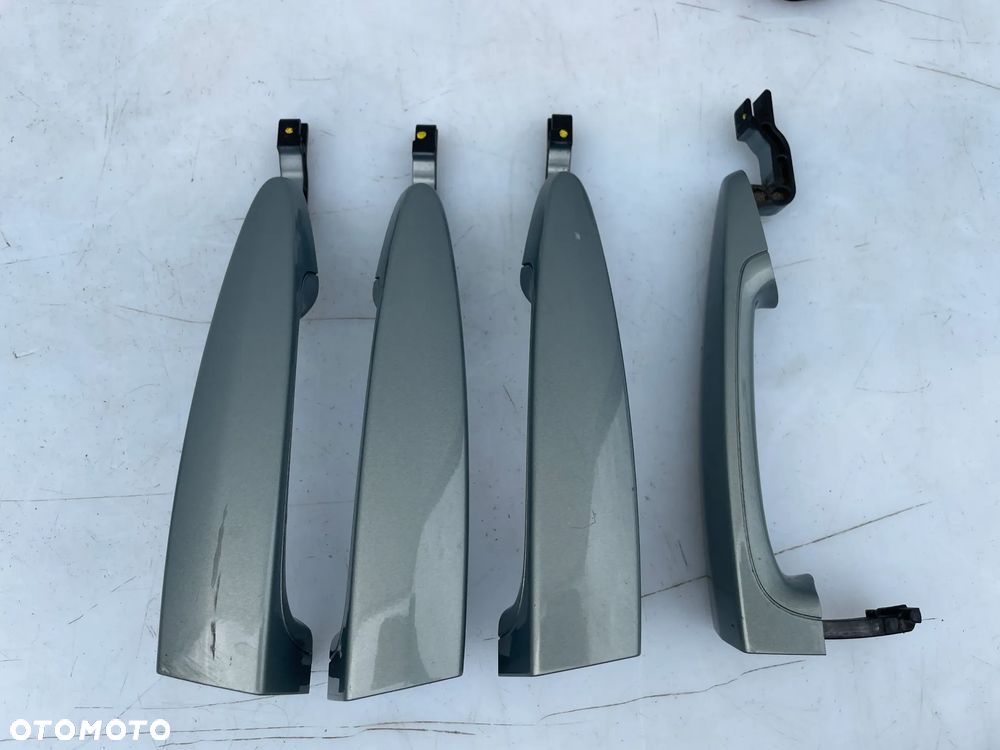 KLAMKA ZEWNĘTRZNA KLAMKI BMW E90 A34 ARKTIS METALLIC TITANSILBER - 1