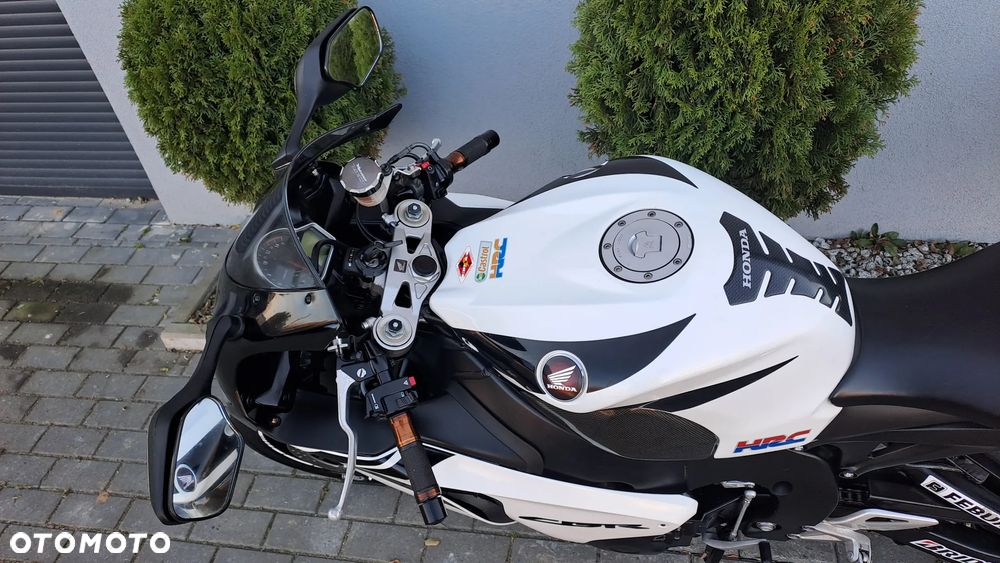 Honda CBR - 37