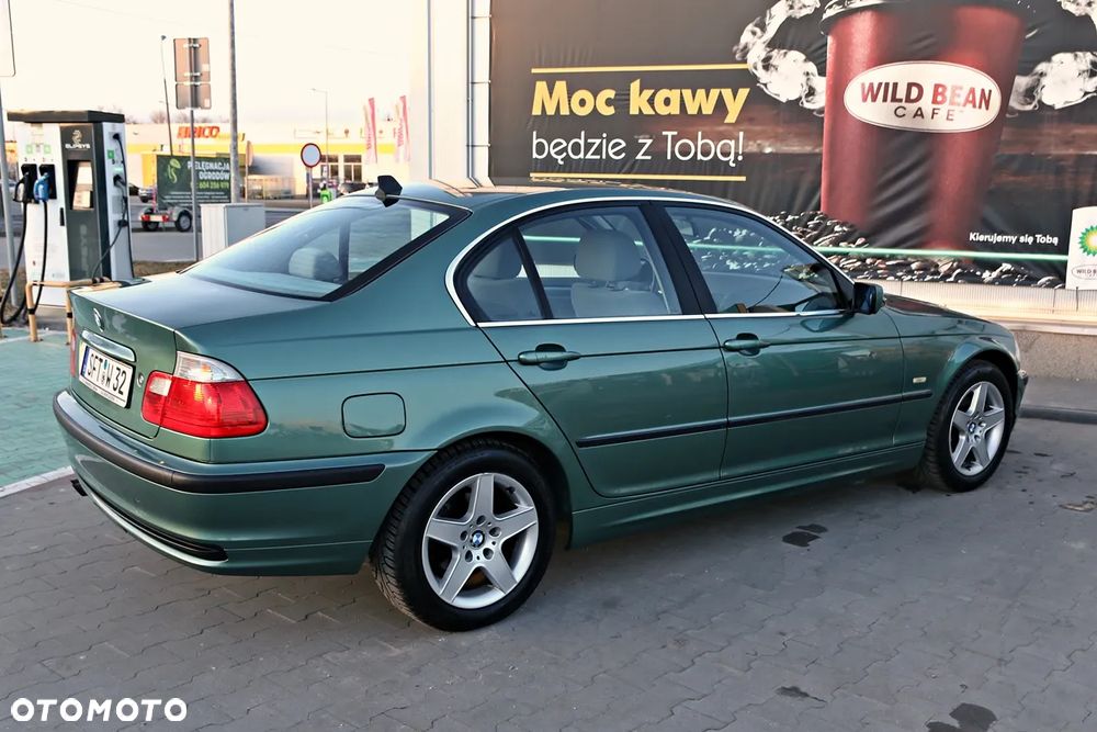 BMW Seria 3 320i - 17