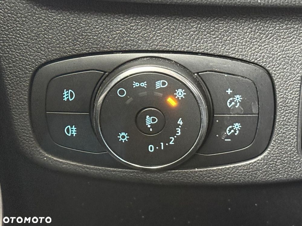 Ford Focus 1.0 EcoBoost mHEV ST-Line X - 28