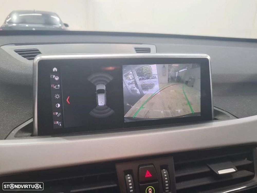 BMW X1 25 e xDrive Corporate Edition - 7