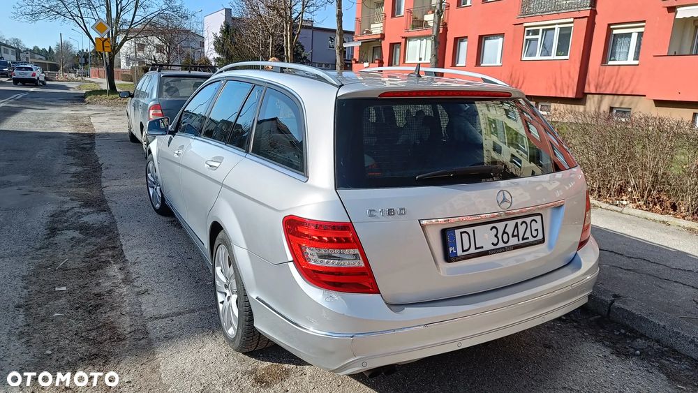 Mercedes-Benz Klasa C 180 CGI BlueEFFICIENCY Avantgarde - 10