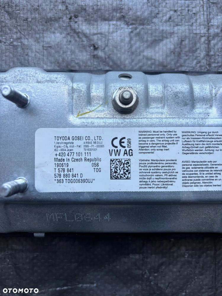 Skoda Karoq poduszka powietrzna airbag kolanowa kolanówka 57B880841D - 4