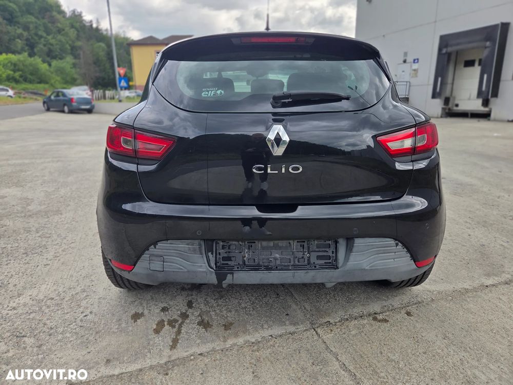 Renault Clio 1.2 16V 75 Life - 15