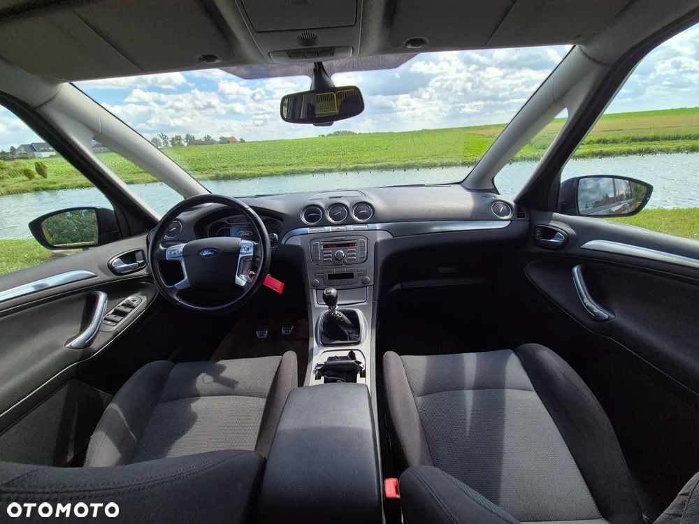 Ford S-Max 2.5 Titanium - 32