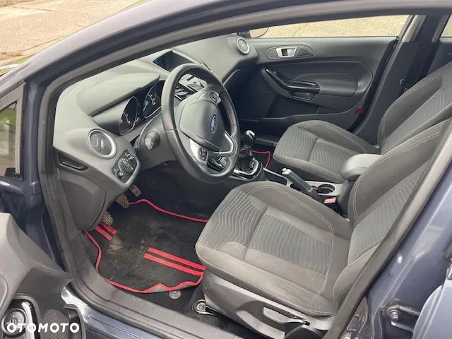 Ford Fiesta - 12