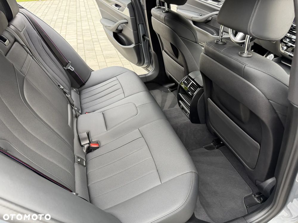 BMW Seria 5 540i xDrive mHEV M Sport sport - 11