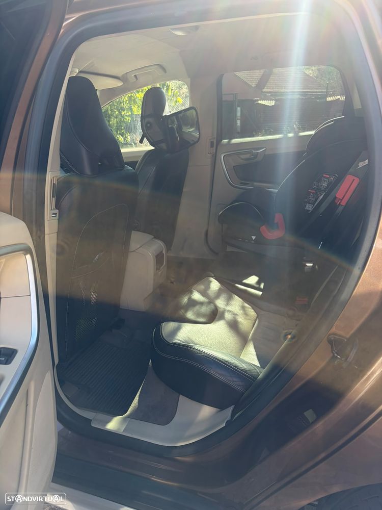 Volvo XC 60 2.0 D3 Drive - 11