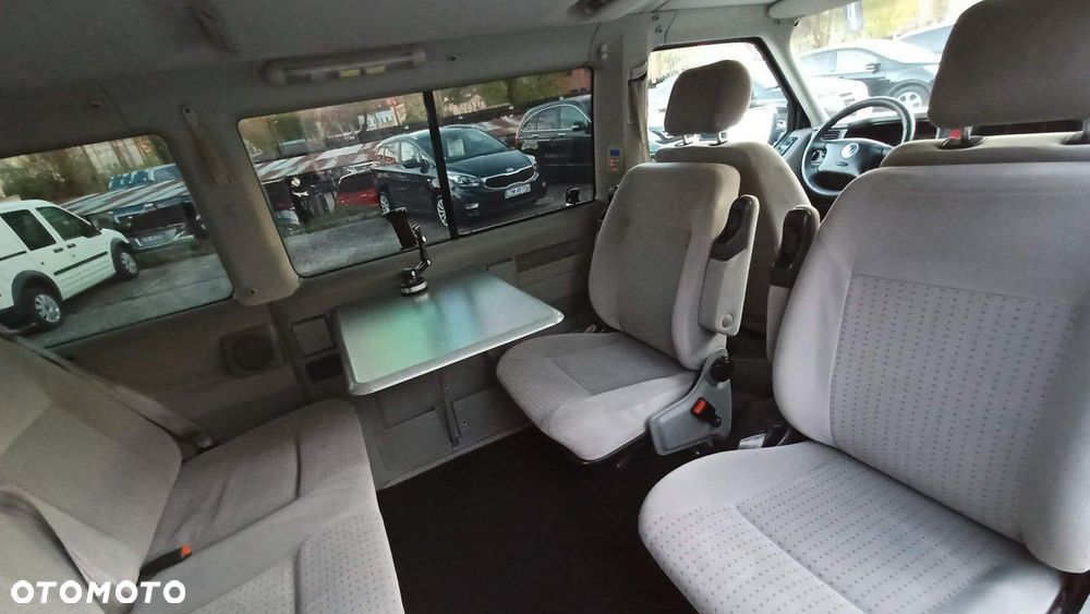 Volkswagen Multivan - 24