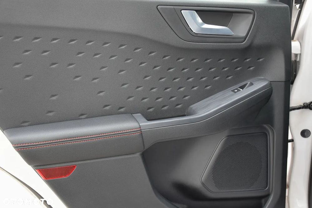 Ford Kuga 1.5 EcoBoost FWD ST-Line X - 38