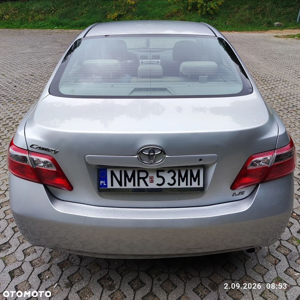 Toyota Camry - 7