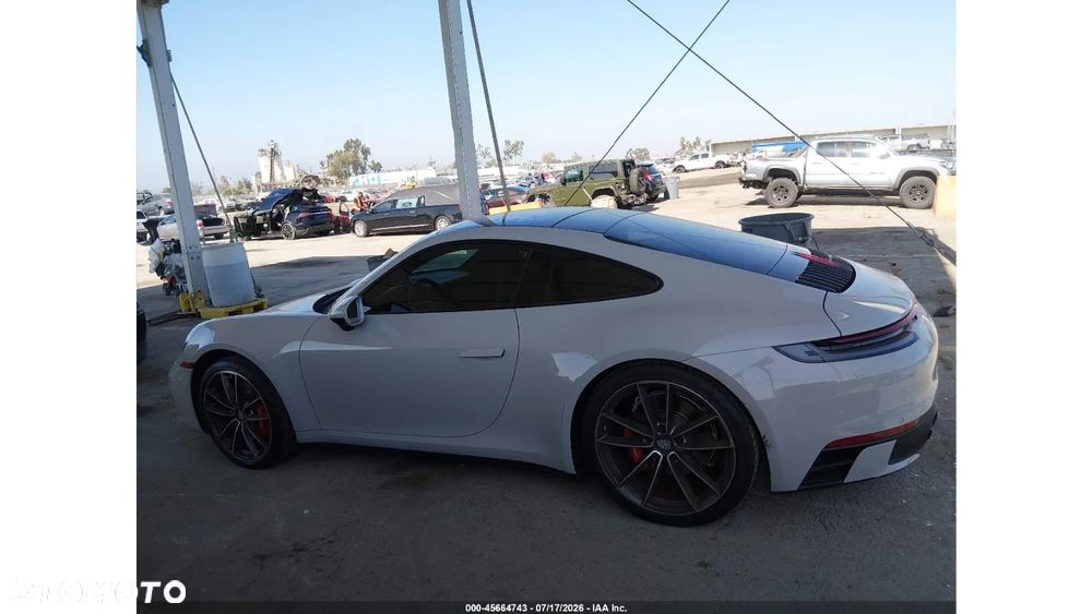 Porsche 911 Carrera 4 GTS PDK - 7