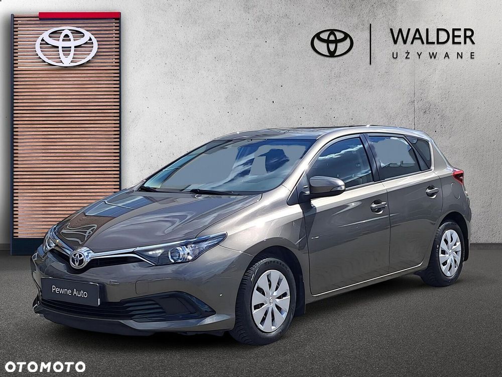 Toyota Auris - 1
