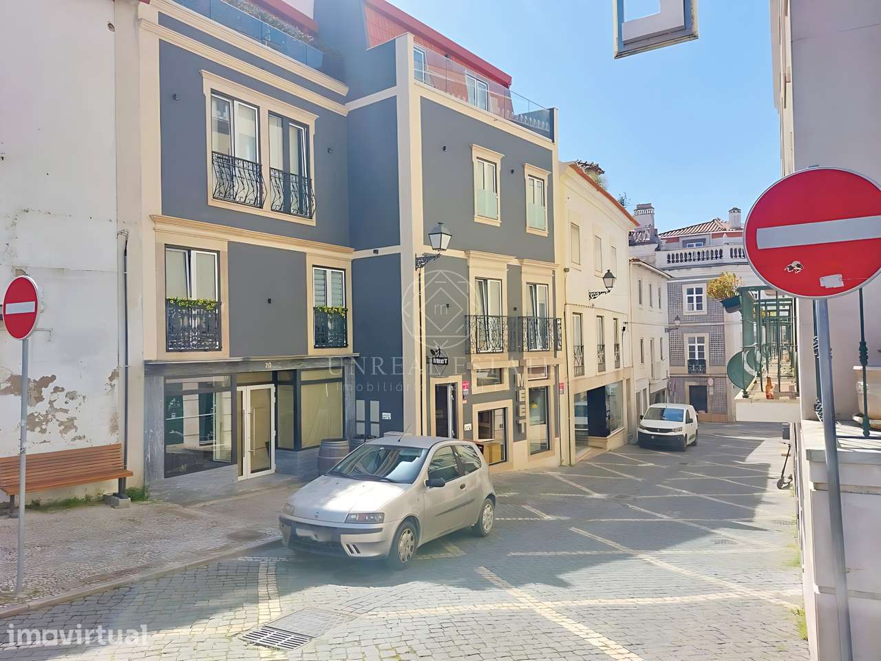 Apartamento T2 Moderno com garagem, localizado  no Centro Histórico de - Grande imagem: 2/27
