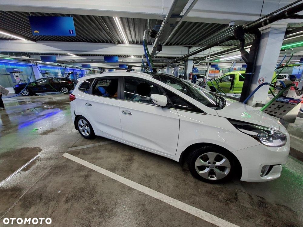 Kia Carens 1.7 CRDi L 7os - 5