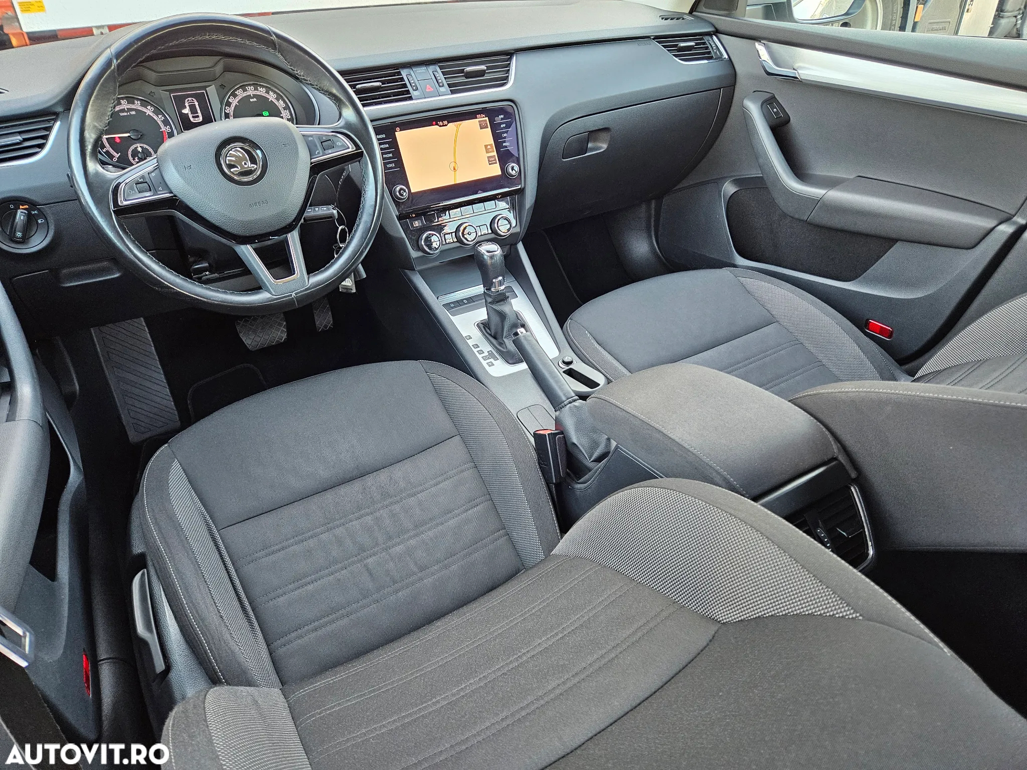 Skoda Octavia 2.0 TDI (Green tec) DSG Style - 6