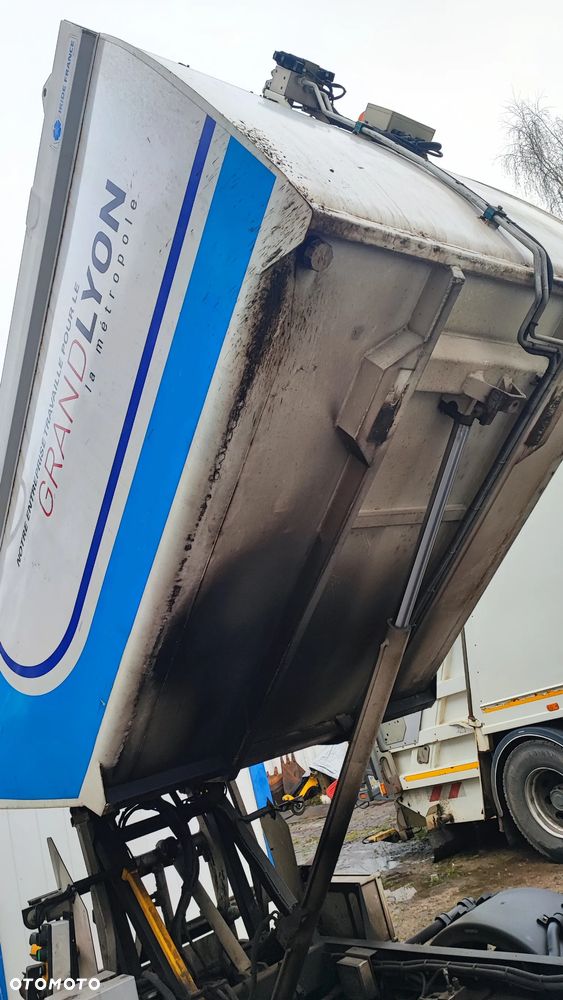 Nissan Cabstar NT 400 śmieciarka - 8