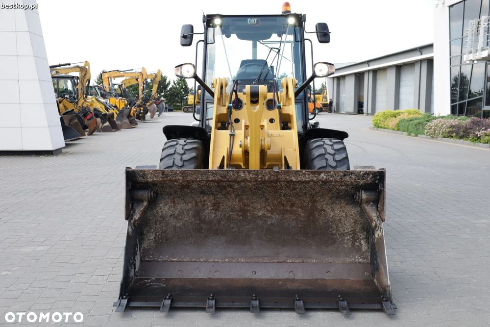 Caterpillar CAT 906M - 19