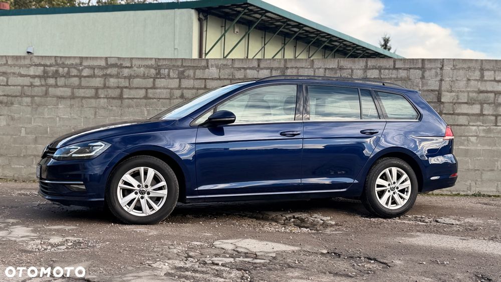 Volkswagen Golf - 6