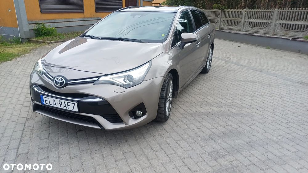 Toyota Avensis 1.8 Premium - 1