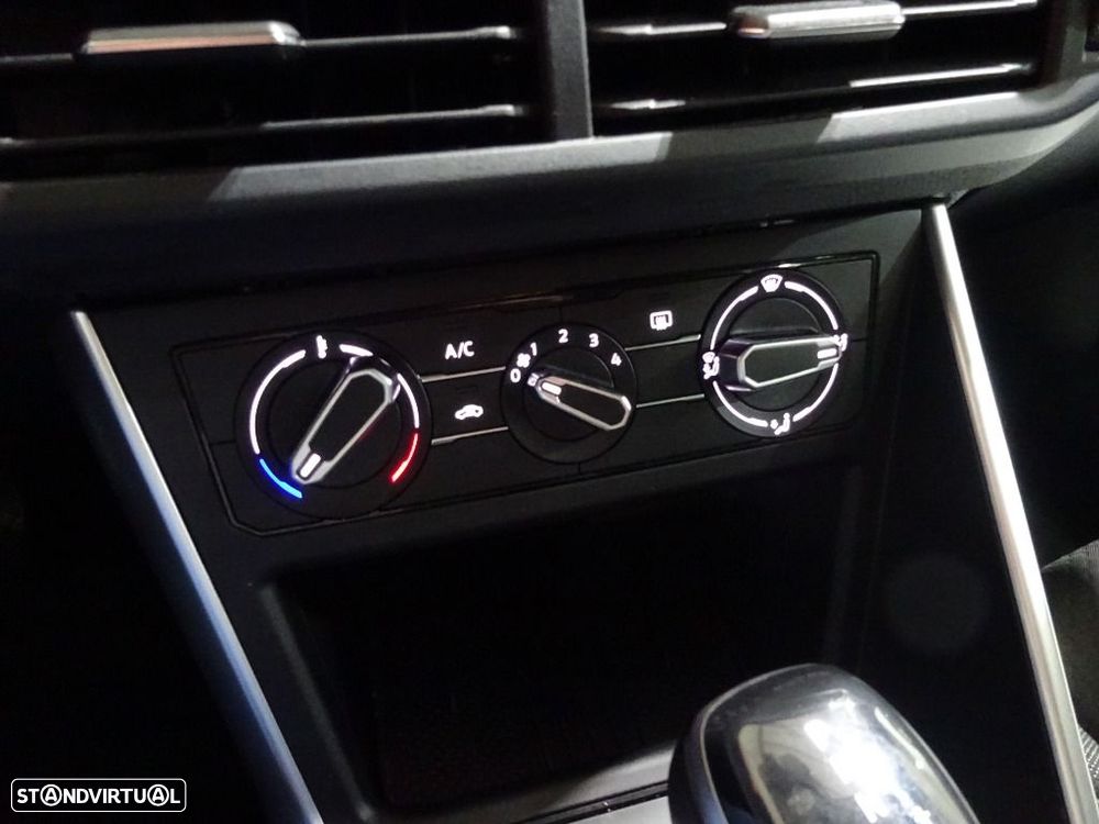 VW Taigo 1.0 TSI Urban DSG - 23