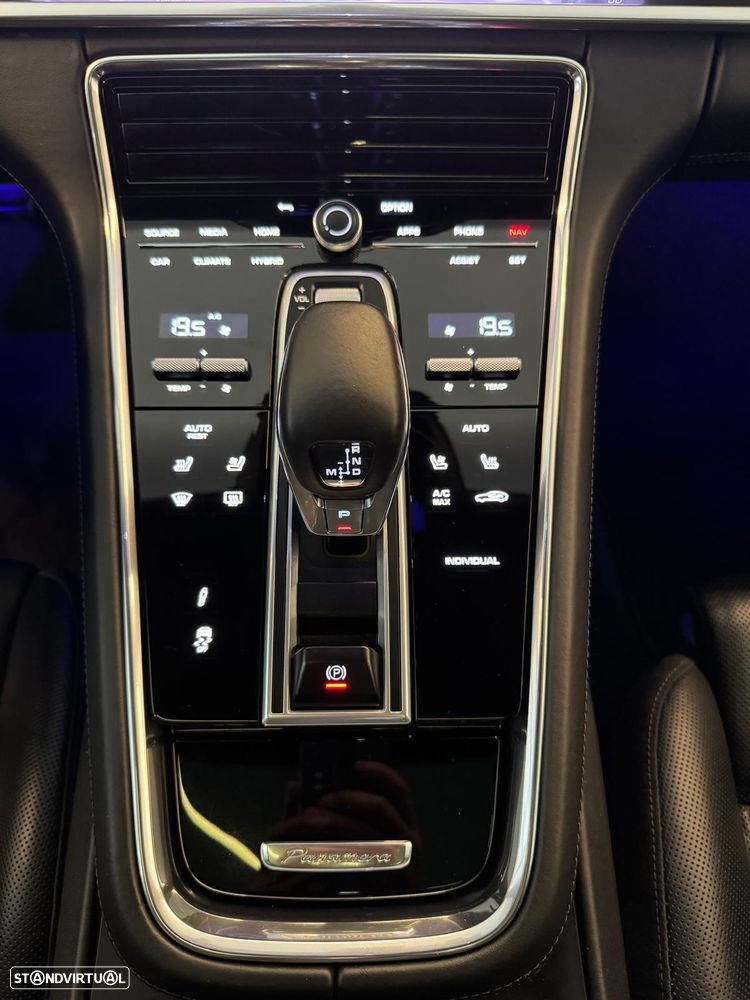 Porsche Panamera Sport Turismo Turbo S E-Hybrid - 28