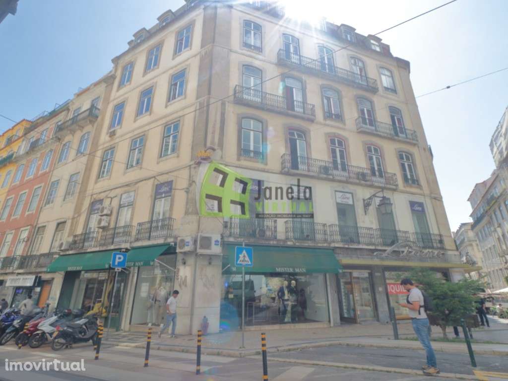 Prédio de Gaveto com Elevada Visibilidade no Coração de Lisboa - Grande imagem: 5/14