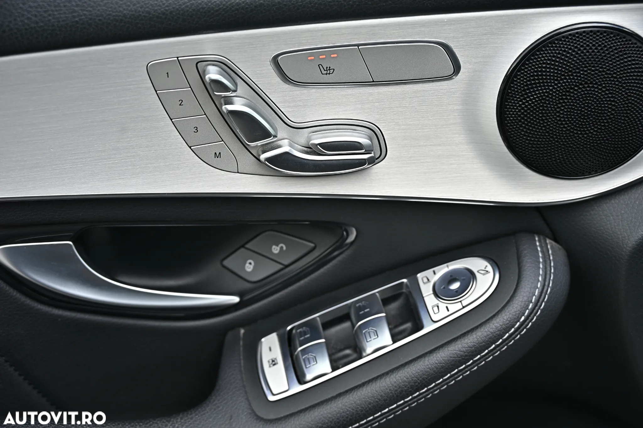 Mercedes-Benz GLC 300 d 4MATIC - 28